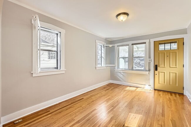 Photo - Charming 3 Bedroom 2 Bathroom bungalow located in the University neighborhood!