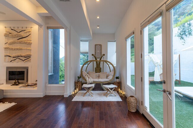 Photo - 1857 N Beverly Dr