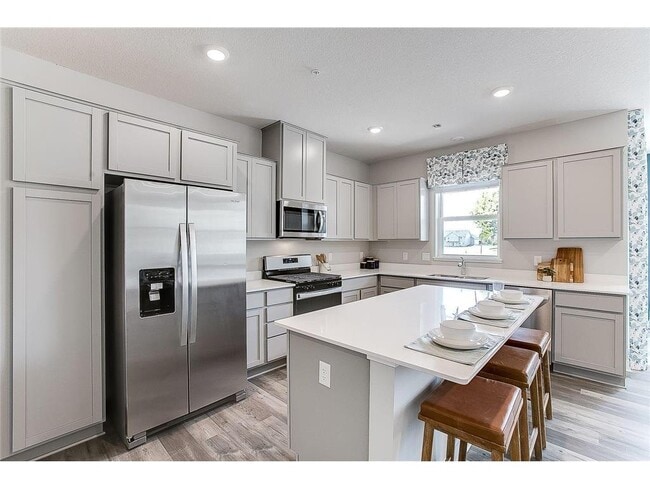 Photo - 17080 Dysart Pl