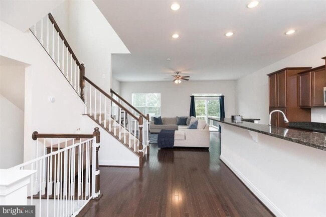 Photo - 223 Cobble Stone Dr
