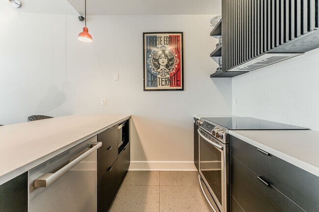 Photo - 117 Rue Saint-Zotique O Unit 301