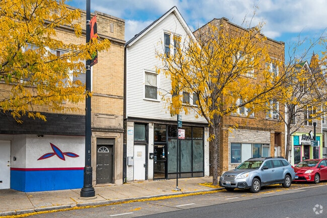 Building Photo - 3452 W Irving Park Rd Unit 2 Rental