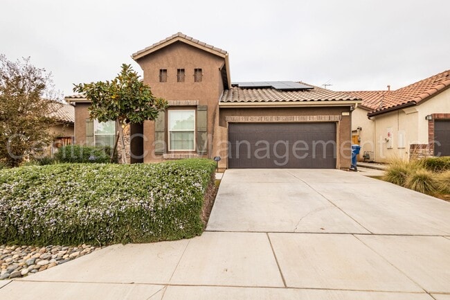 Photo - Large 4 Bedroom/2 Bath Home with Solar in Gossamer Grove - $2595 Per Month!