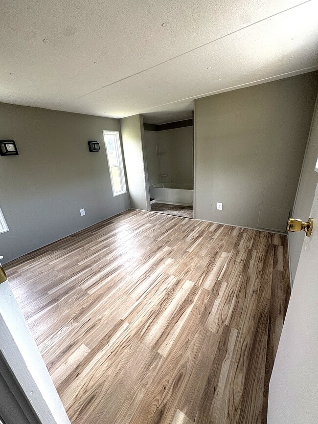 Photo - 233 Jolly Roger Dr