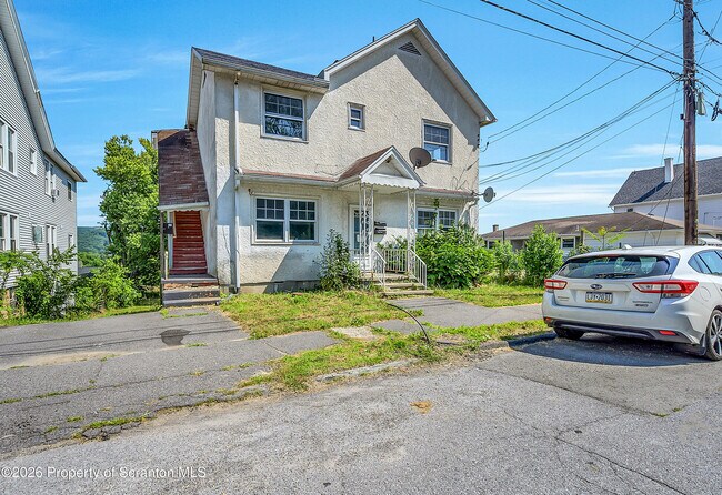 Photo - 958 Ridge Ave