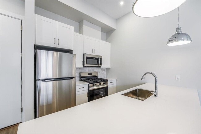 Photo - 667-665 Grand St Unit 403