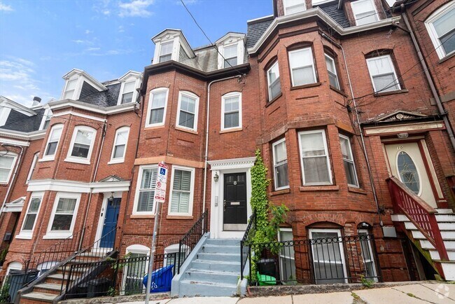 Building Photo - 8 Pacific St Unit 2 Rental