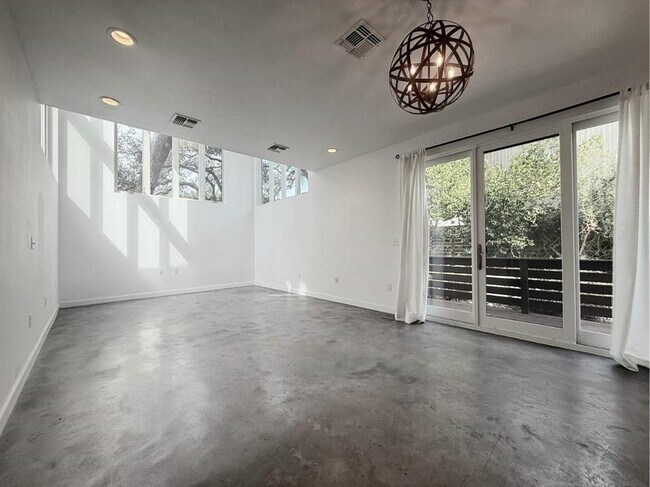 Photo - 1208 Woodland Ave