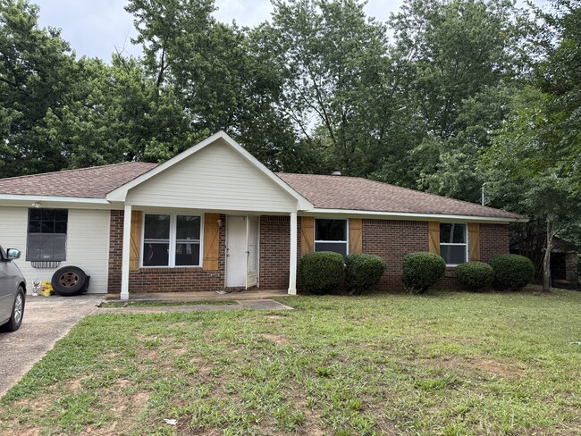 Photo - 121 Woodlawn Dr House