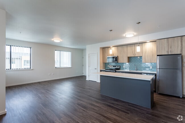 2BR, 1BA - 988 SF