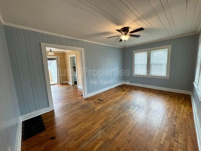 Photo - 235 Edgewood Dr