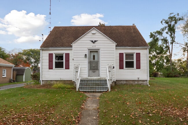 Photo - 629 St Clair Ave