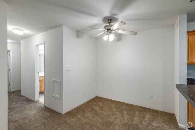 3 BR, 2 BA - 1272SF - Dining Area - Greens at Schumaker Pond