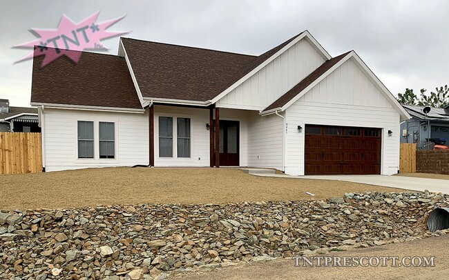 Building Photo - Home in Prescott Valley