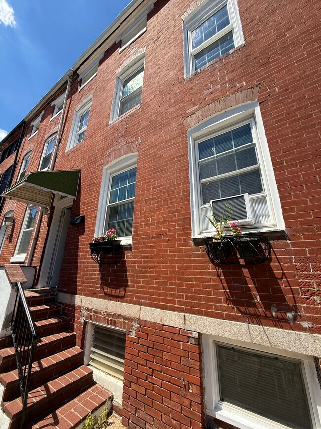 400 S Exeter St Unidad First Floor