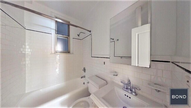 Photo - 25 E 10th St Unit 1A