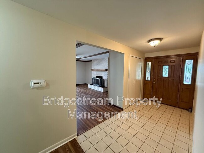 Photo - 2135 E Rahn Rd