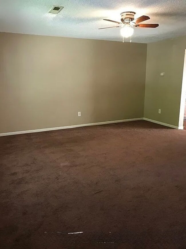 Photo - 901 N Lynn St