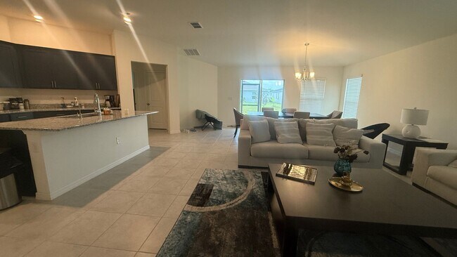 Photo - Beautiful 4 bed 2 bath house