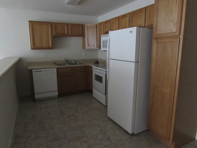 Photo - 6151-MF2-E1 Unit B