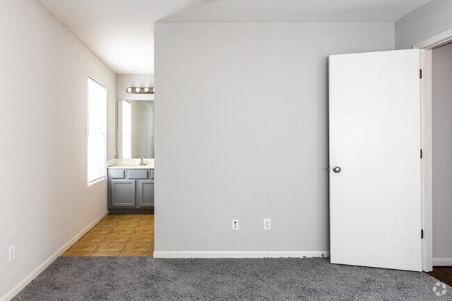 4BR, 3BA - 1813SF - 5-Rolling Rock Apartments