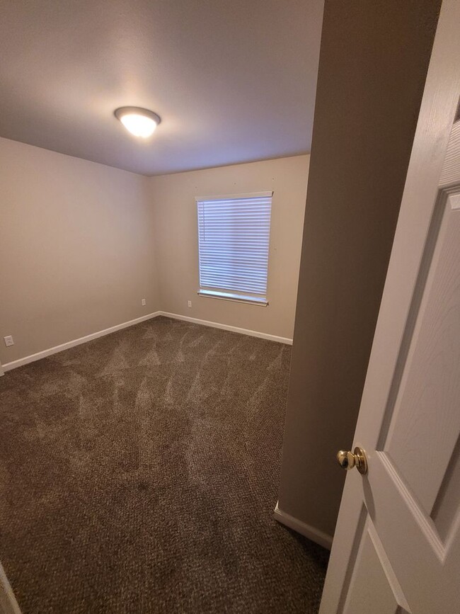 Photo - 436 Shade Tree Ln Apartment Unit 1