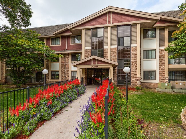 Silver Bell Apartments