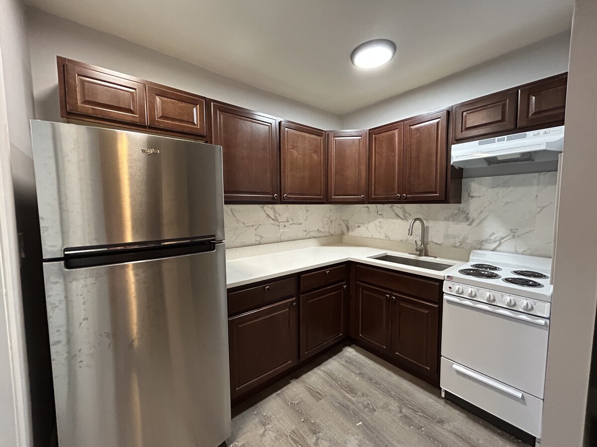 Photo - 6956 N Ashland Ave Condo Unit 105