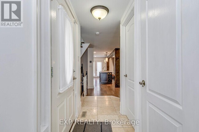 Photo - 1225 Hedgestone Crescent