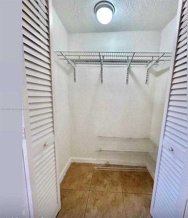 Photo - 4221 SW 36th St Unit 0