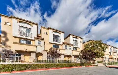 Building Photo - 5200 Premiere Hills Cir Unit 244