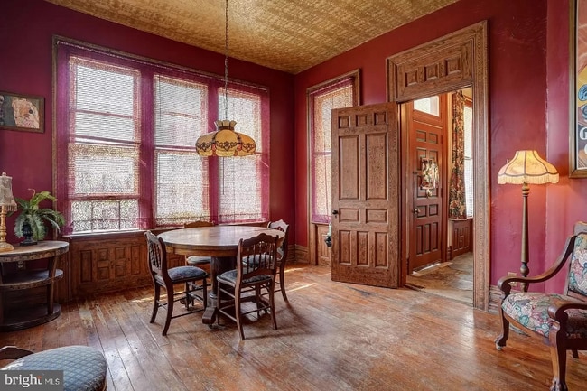 Photo - 956 Linden Ave