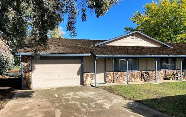 Building Photo - SH1906 Unit 1