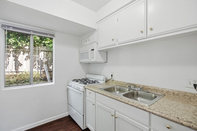 Foothill Suites