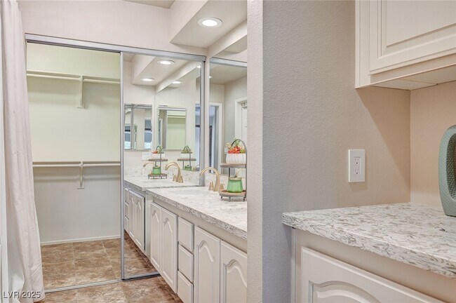 Photo - 7808 Bluewater Dr