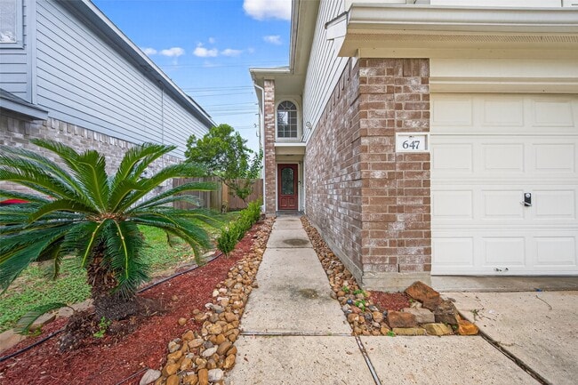 Photo - 647 Hollandbridge Ln