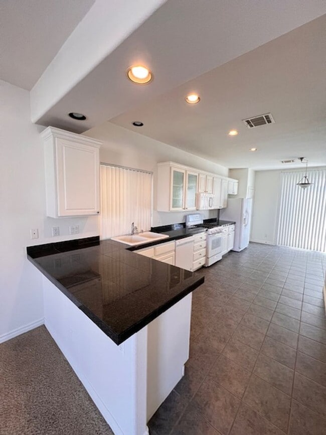 1513 Homeward Cloud Ave