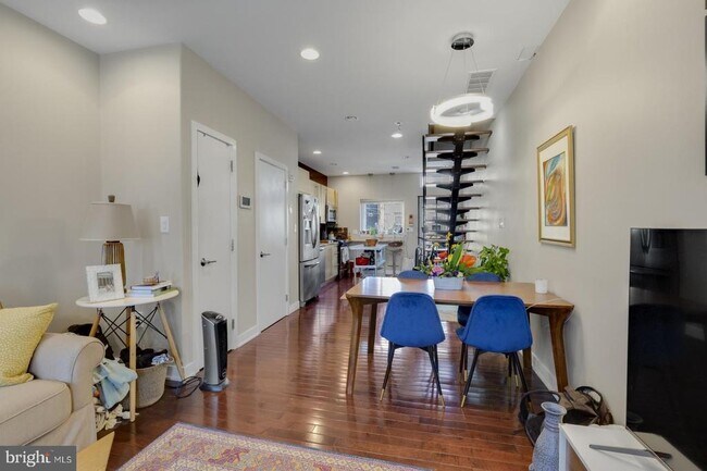 Photo - 221 W Girard Ave