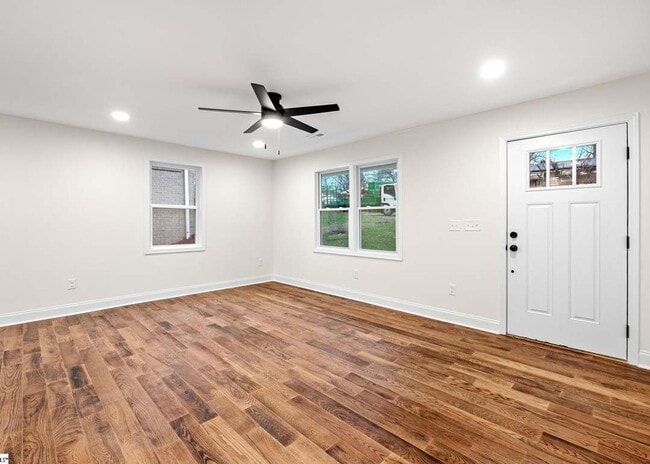 Photo - 318 Elder St