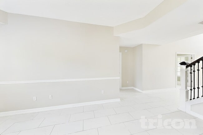 904 Ambeau Cir