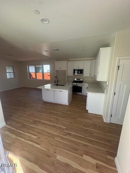 Photo - 1150 W 1st St