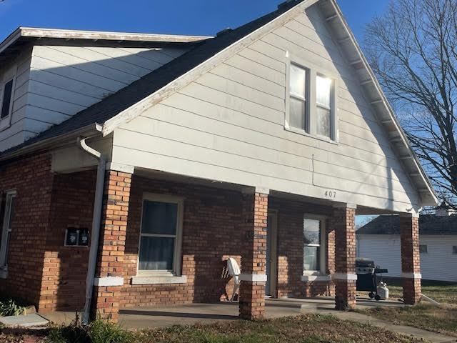 Exterior view - 407 N Main St Apartments Unit B