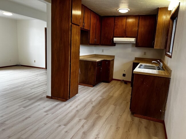 Photo - 25-209-209 Hana St