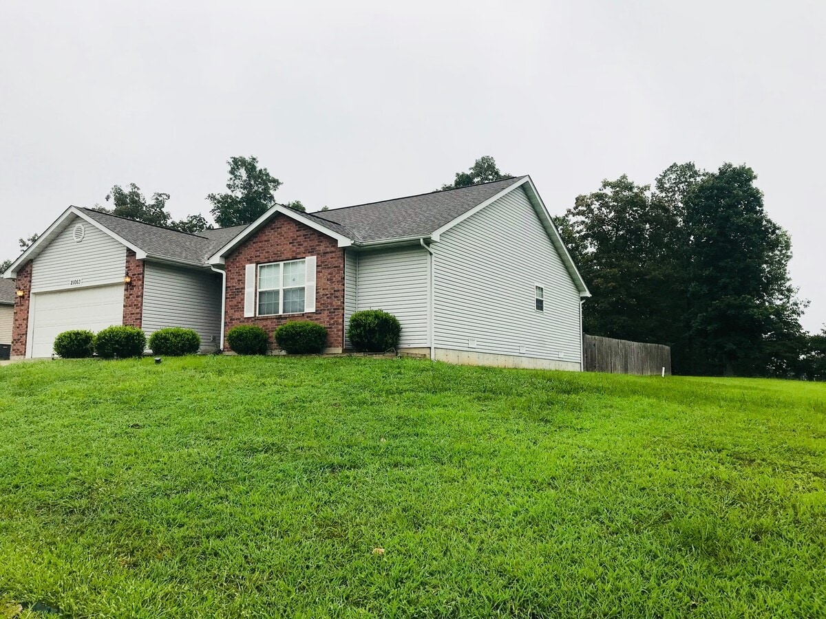 Photo - Located On Shalom Mountain