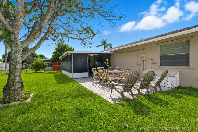 8685 SW Keathley Ct