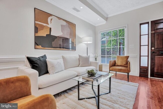 Photo - 1437 Duke St