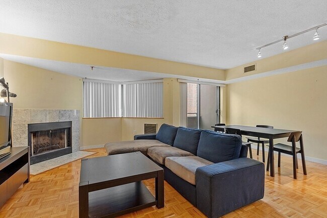 Photo - 147 Kelton St Unit 717
