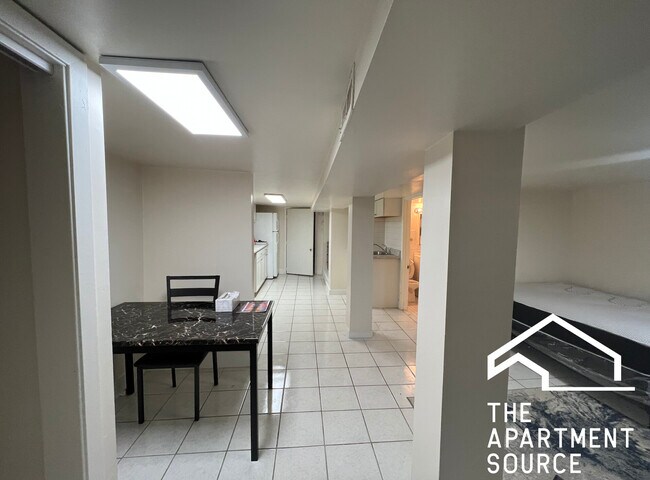 Photo - 4354 W Roscoe St Unidad G