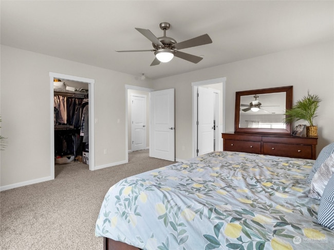 Photo - 2212 Village St NE