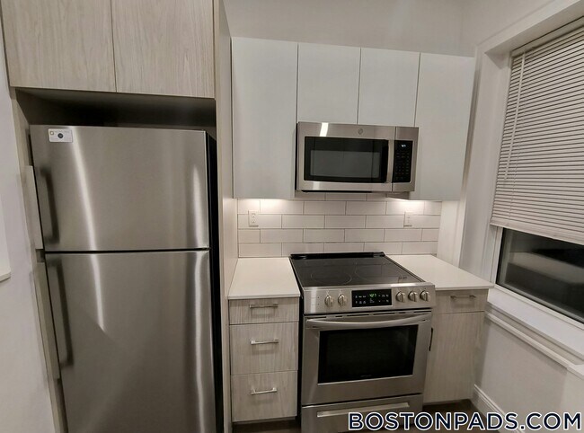 Photo - 19 Queensberry St Unit 4